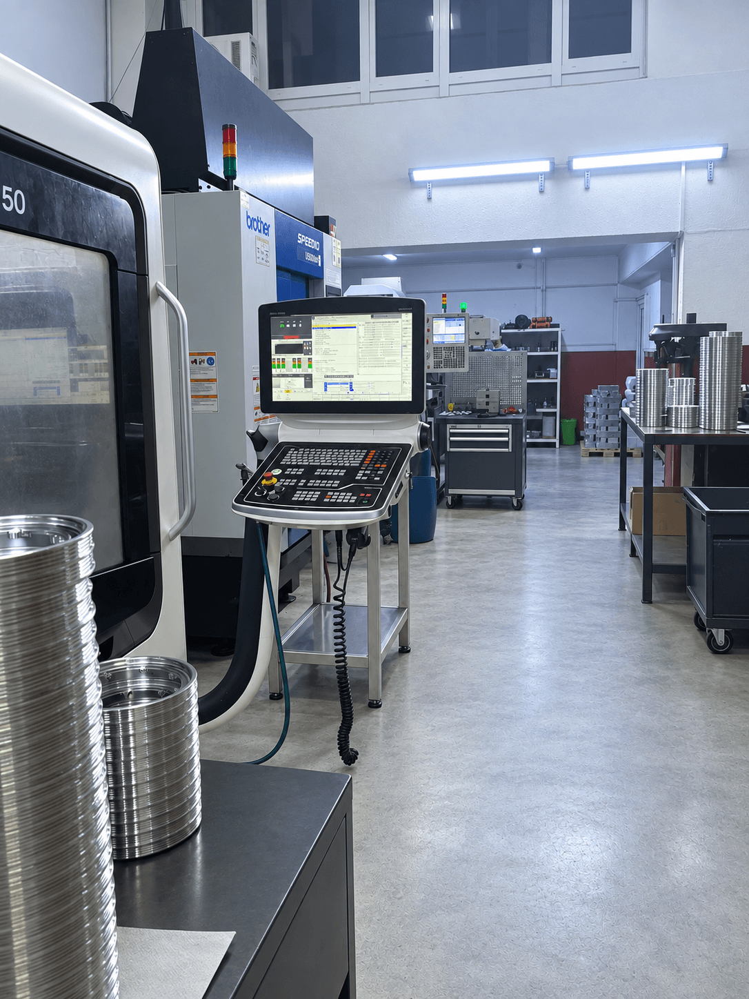 Machining centers and machined parts at the ERK Makina production facility